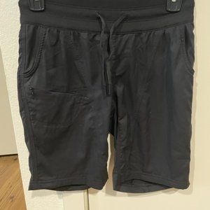 North Face women black shorts size XS